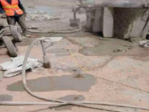双河水泥混凝土路面板底注浆技术 路面脱空注浆整治方案